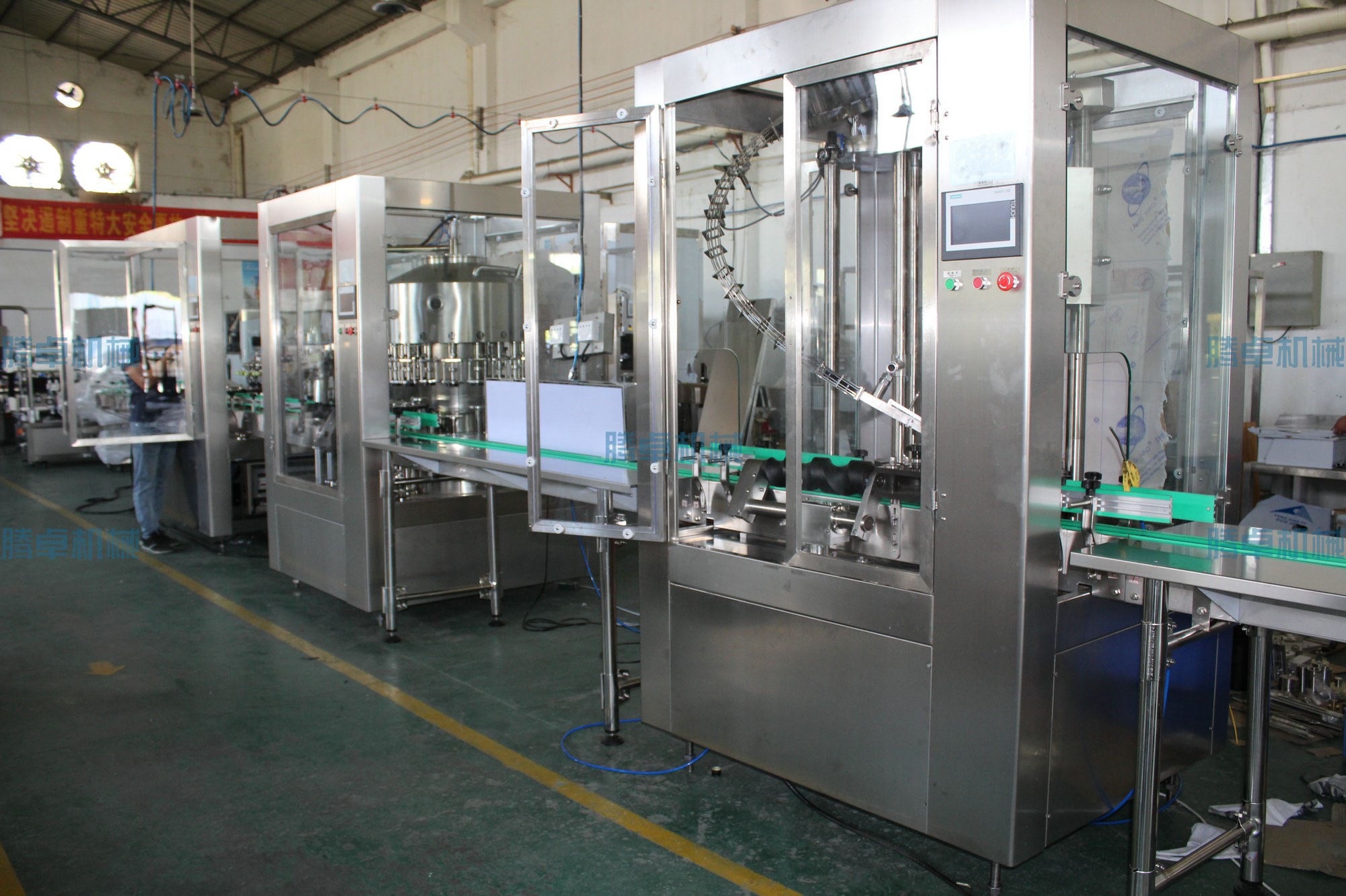 多頭回轉(zhuǎn)式旋蓋機 多頭回轉(zhuǎn)式旋蓋機